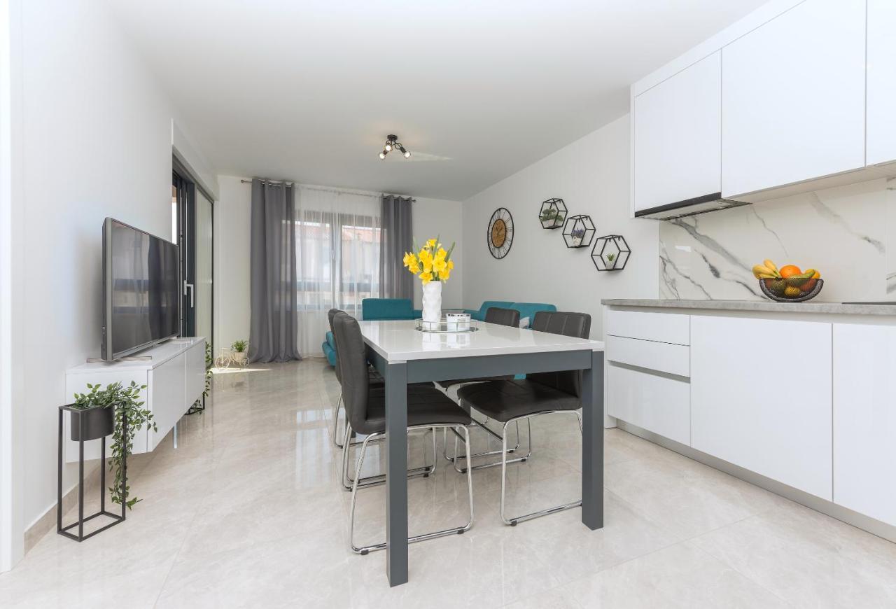 Apartment Ema Makarska Exteriör bild